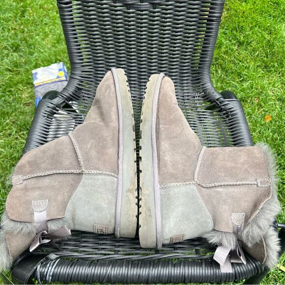 UGG Mini Bailey Bow II Boot Grey women’s Size 10 (US) - Picture 12 of 16